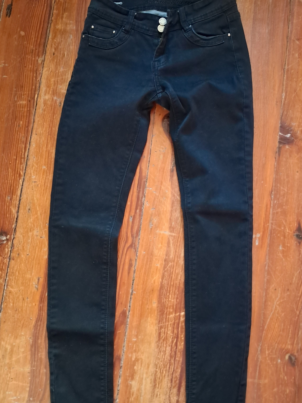 Women’s Black Skinny Jeans — Stretch Comfort